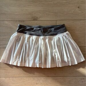 Lululemon white skirt women’s size 8